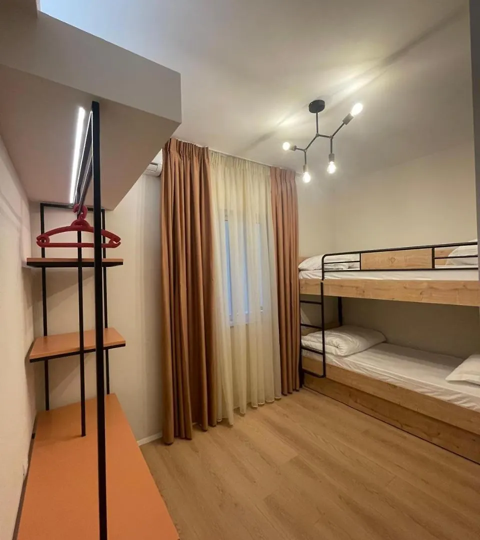 Bv Apartments Τίρανα 0*,